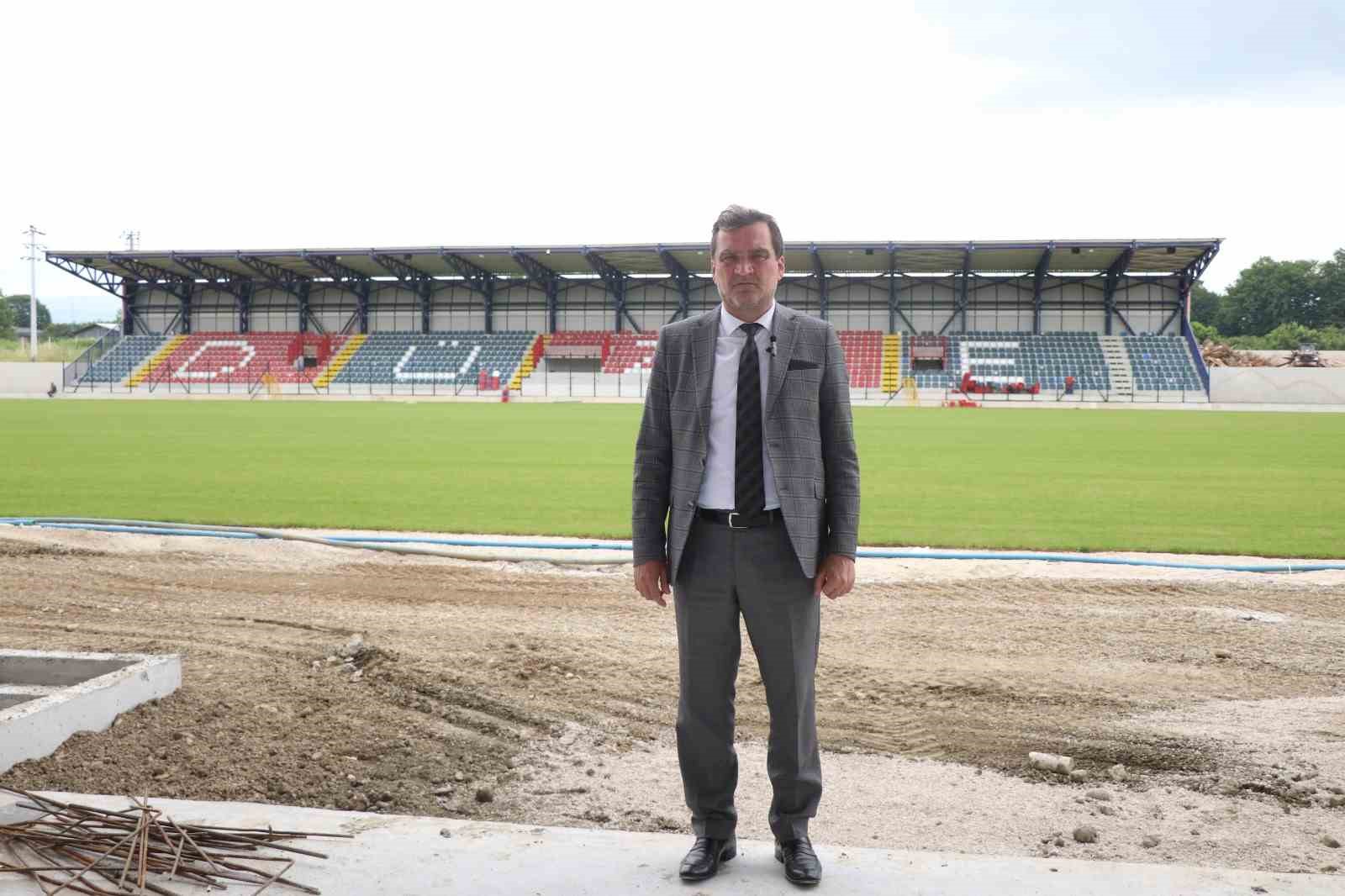 DÜZCE BELEDİYE BAŞKAN YARDIMCISI OKAN KALTU, KENT MERKEZİNDE Kİ STADYUMUN