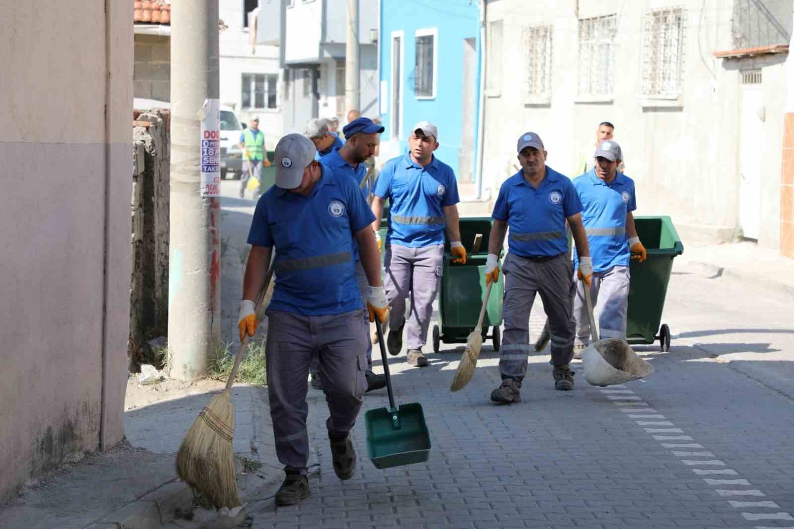 BALIKESİR’İN EDREMİT BELEDİYESİ TARAFINDAN TÜM MAHALLELERDE YAPILAN DETAYLI TEMİZLİK ÇALIŞMASI