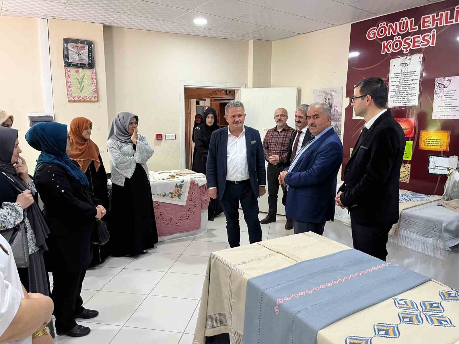 DÜZCE’NİN CUMAYERİ İLÇESİNDE BELEDİYE VE HALK EĞİTİM MERKEZİ TARAFINDAN ORTAKLAŞA
