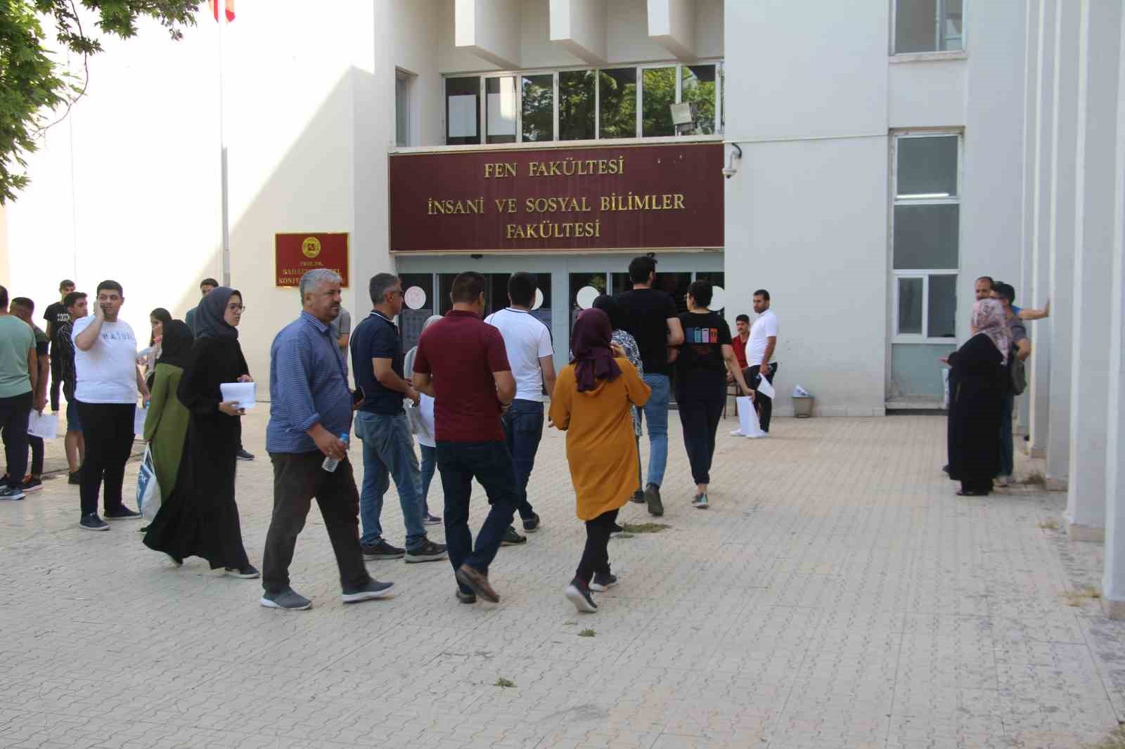 HAFTA SONU GERÇEKLEŞTİRİLECEK OLAN YÜKSEKÖĞRETİM KURUMLARI SINAVI’NA (YKS) ELAZIĞ’DA 418