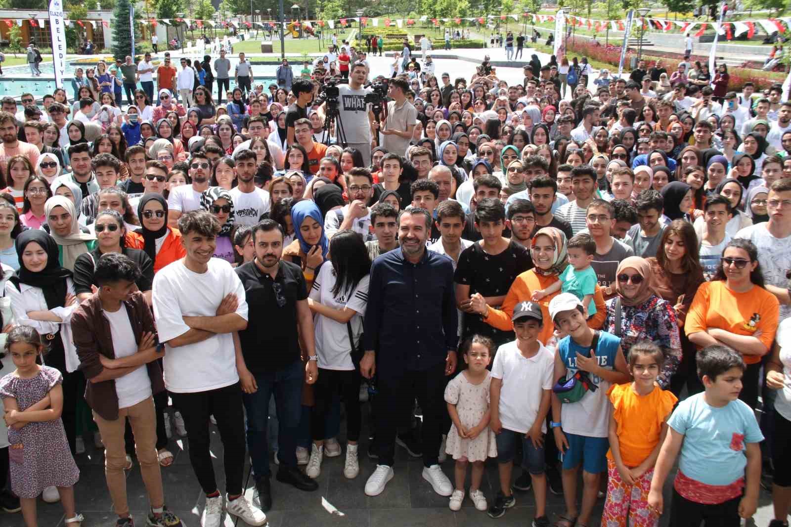 ELAZIĞ BELEDİYESİ TARAFINDAN ÖNÜMÜZDEKİ HAFTA YKS'YA GİRECEK ÖĞRENCİLERE YÖNELİK MORAL