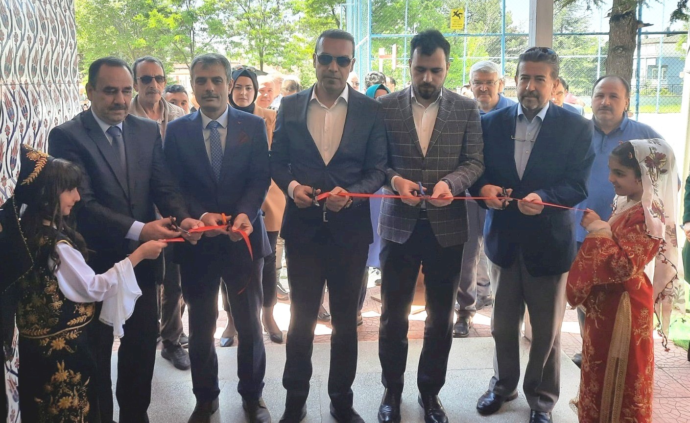 EMET HALK EĞİTİMİ MERKEZİ MÜDÜRLÜĞÜNÜN YILSONU SERGİSİ