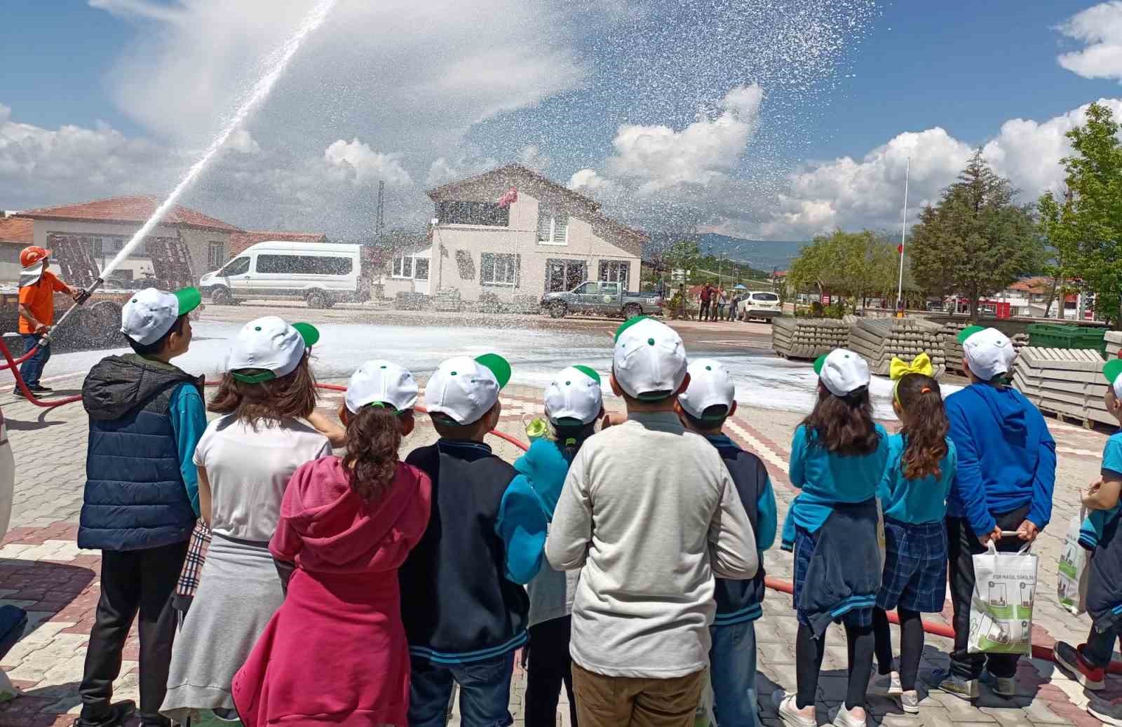 EMET ORMAN İŞLETME MÜDÜRLÜĞÜ İLKOKUL ÖĞRENCİLERİNİ AĞIRLADI
