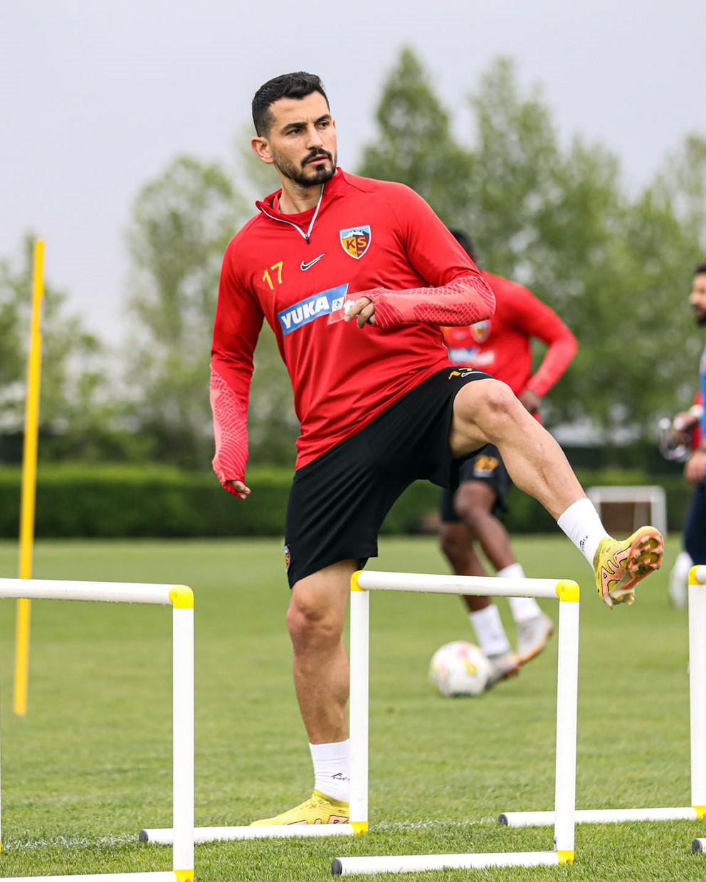 SÜPER LİG'DE 2 SEZONDUR KAYSERİSPOR FORMASI GİYEN EMRAH BAŞSAN, SÖZLEŞME