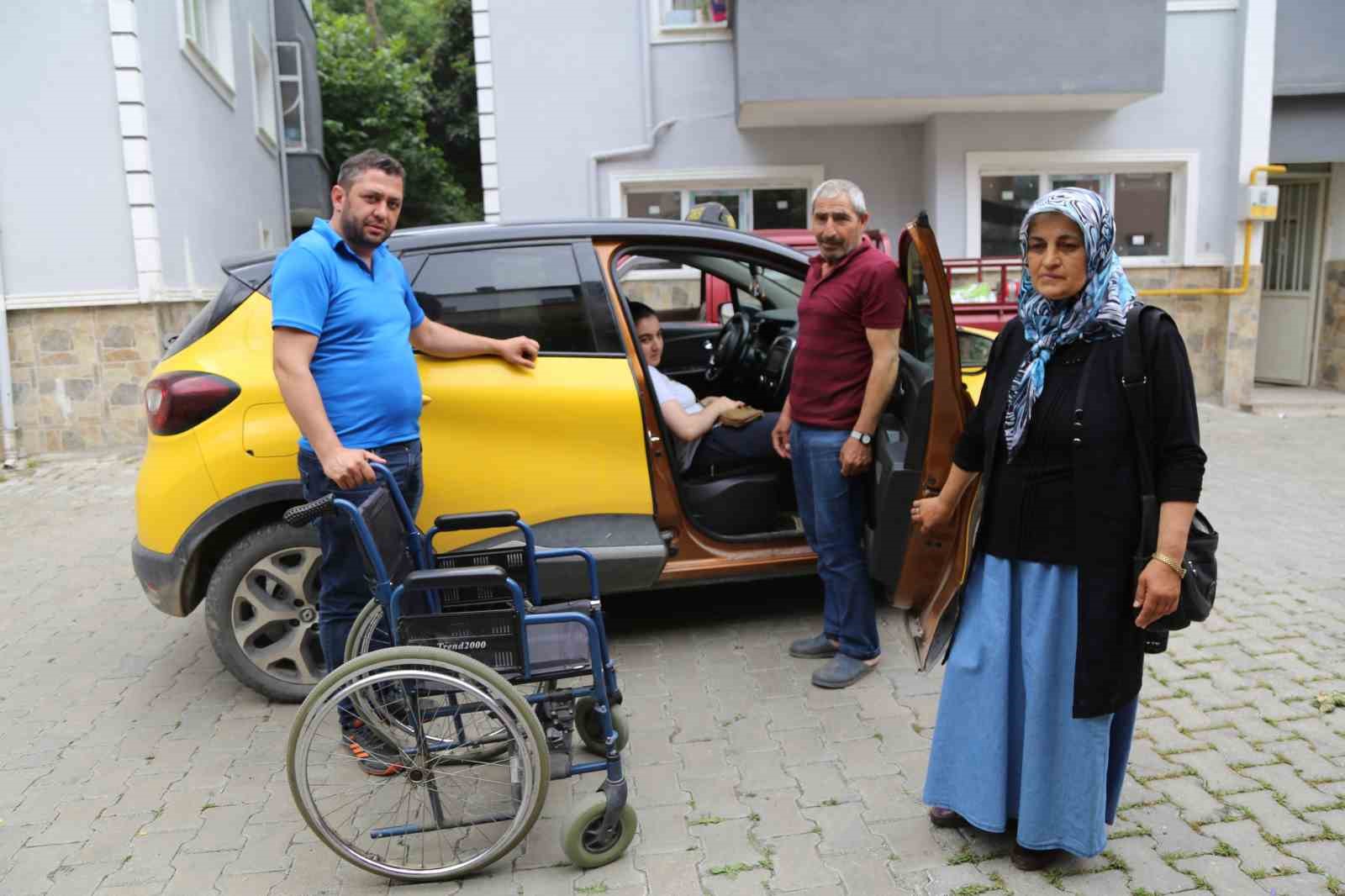 ARTVİN’DE YAŞAYAN 11. SINIF ÖĞRENCİSİ BEDENSEL ENGELLİ ELİF SUDE DURSUN,