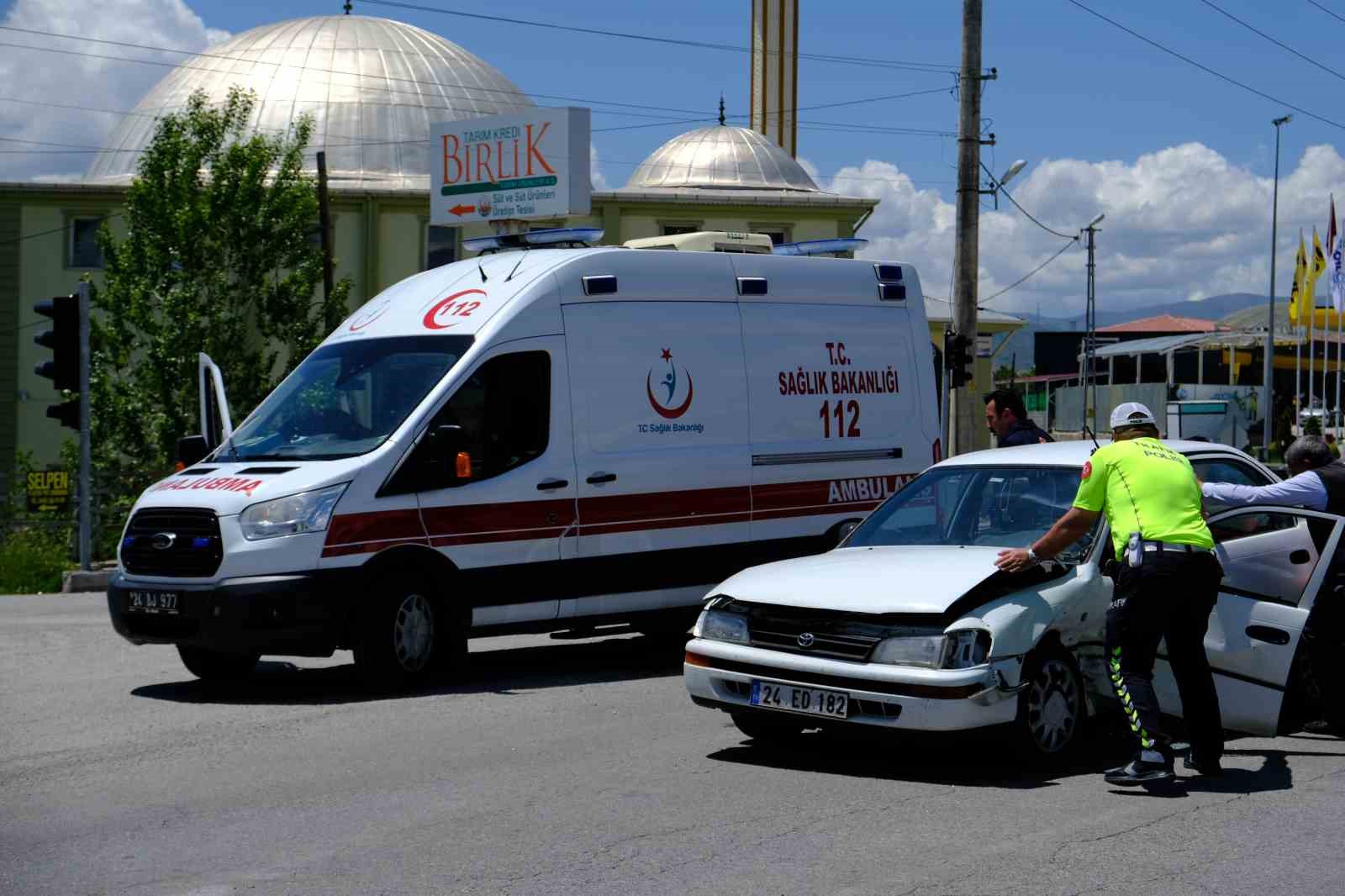 ERZİNCAN’DA MEYDANA GELEN İKİ AYRI TRAFİK KAZASINDA TOPLAMDA 6 KİŞİ