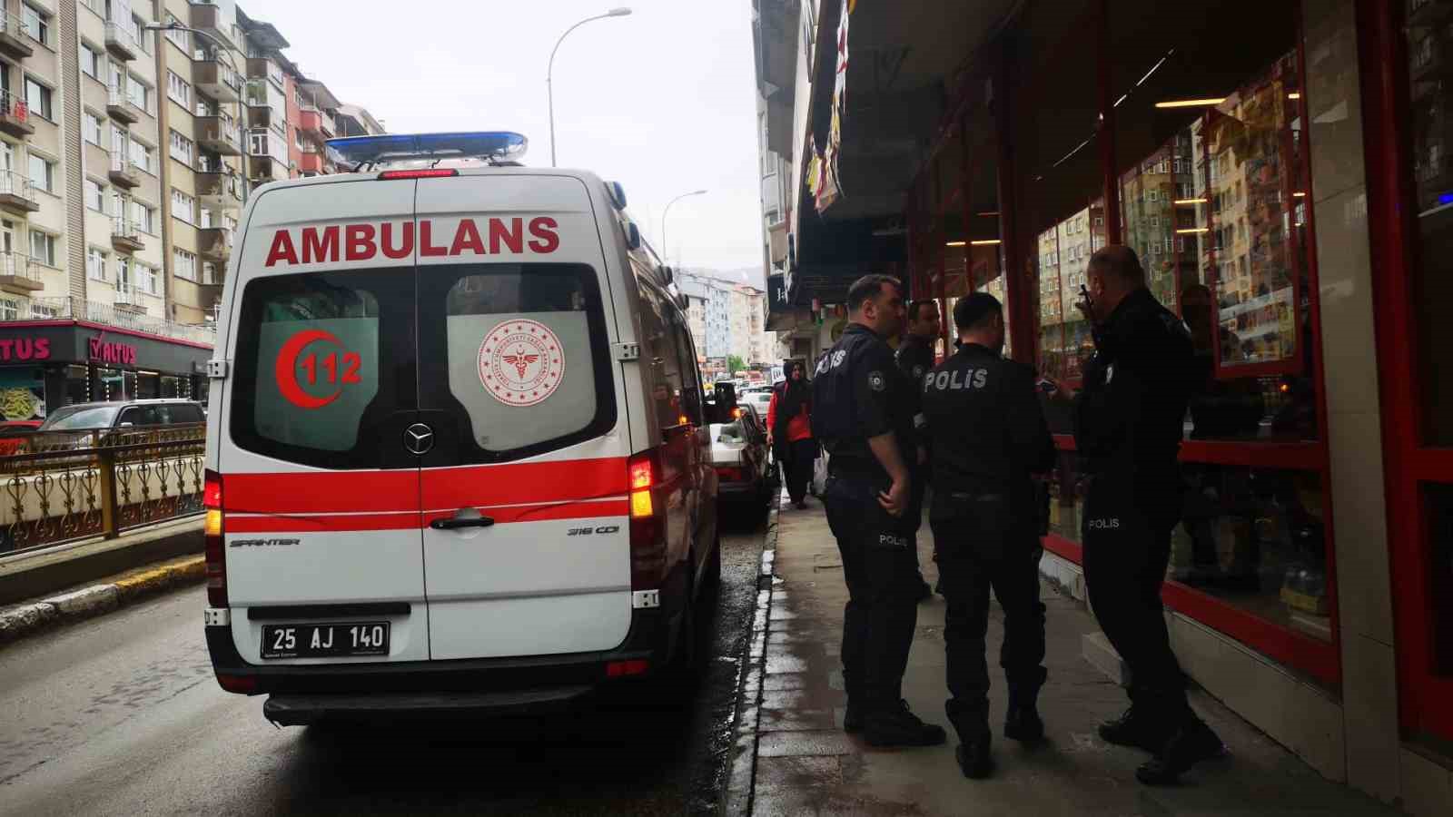 ERZURUM’DA İKİ GRUP ARASINDA ÇIKAN SOPALI BIÇAKLI KAVGADA BİR KİŞİ