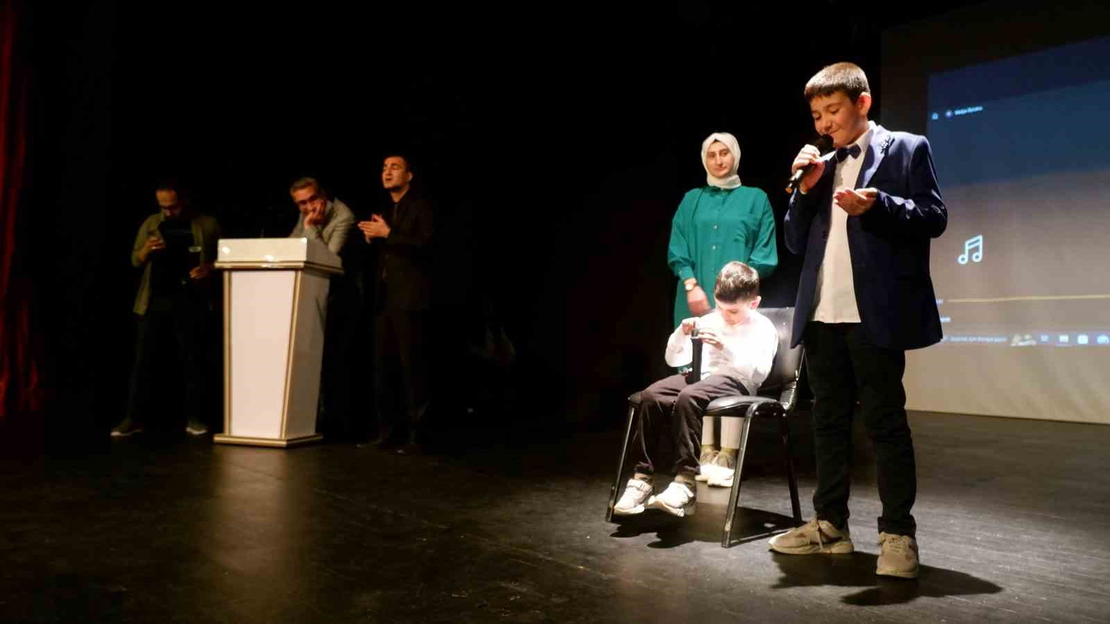 ERZURUM’DA ENGELLİLERİN KATILDIĞI VE TÜRKİYE’DE BİR İLK OLAN “İŞARET DİLİ