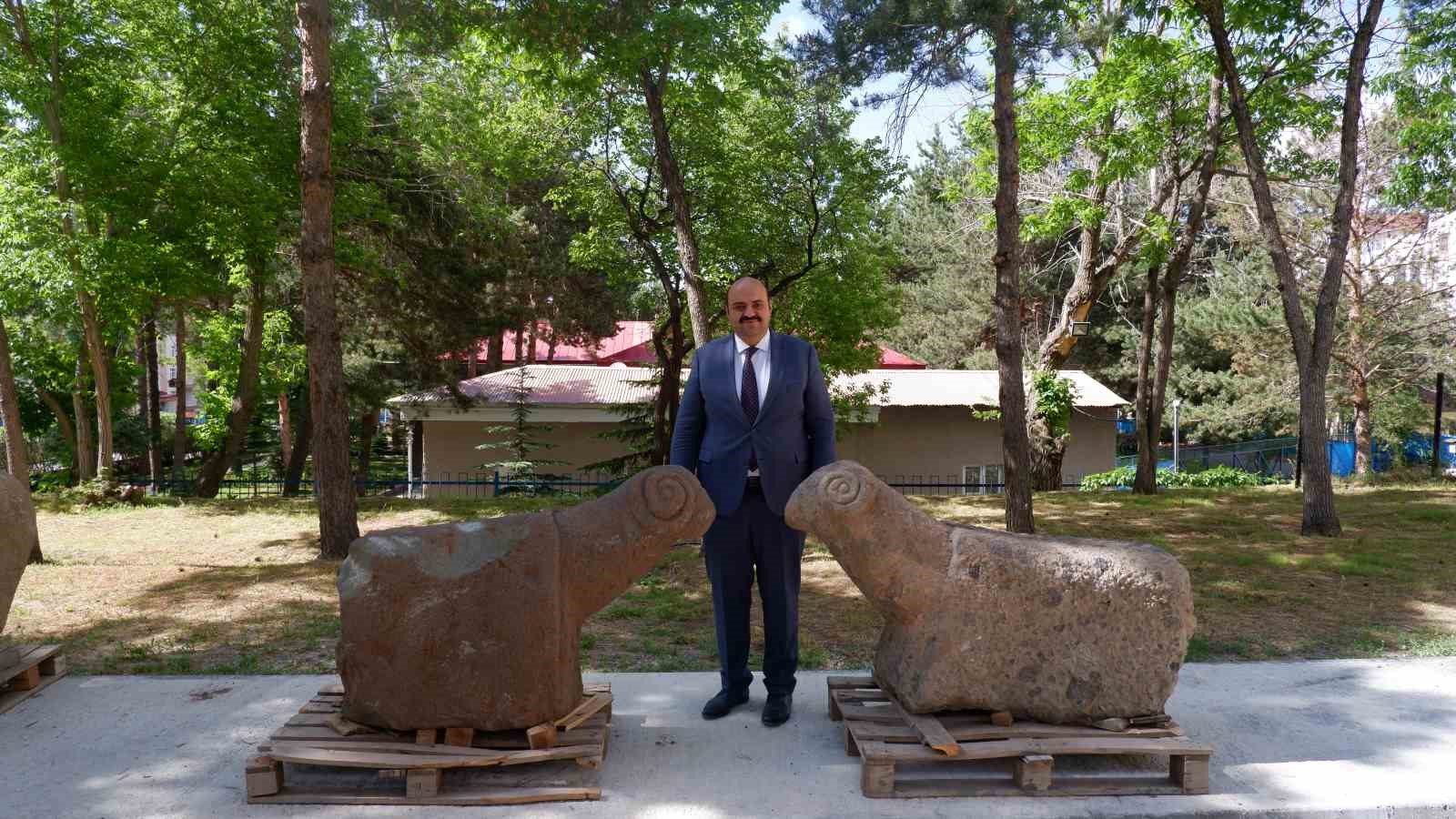 ANADOLU’DA BİR ÇOK MEDENİYETE EV SAHİPLİĞİ YAPAN ERZURUM’DA TAŞ ESERLER