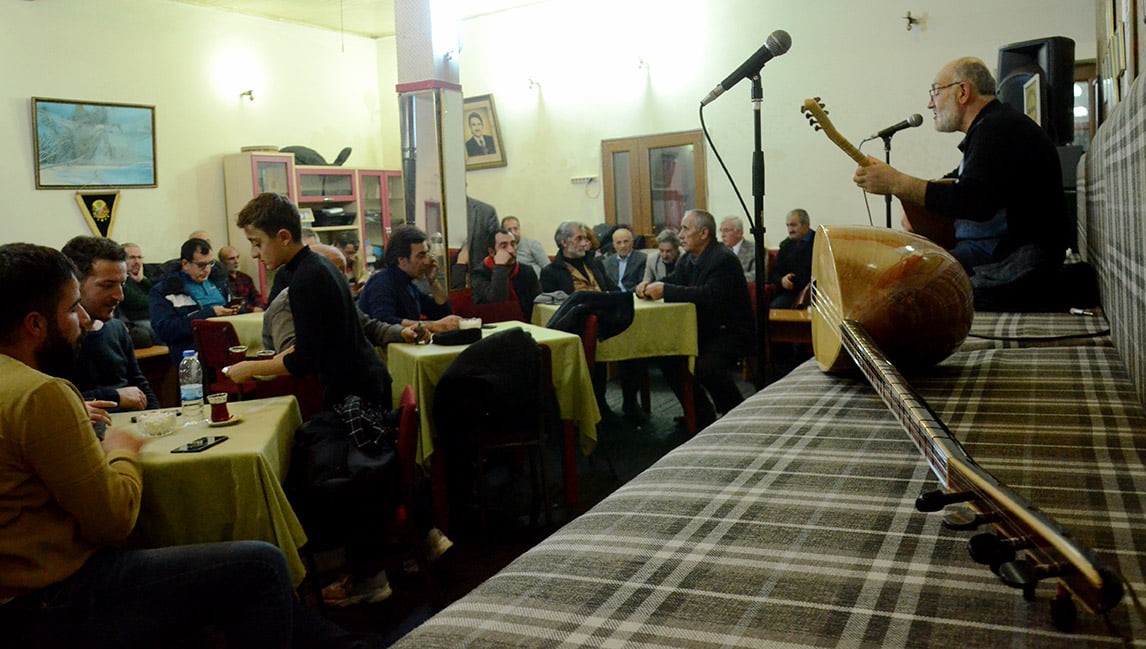 TÜRK HALK MÜZİĞİNİN ÖNEMLİ KAYNAKLARINDAN BİRİSİ OLAN ERZURUM TÜRKÜLERİ ÜZERİNE