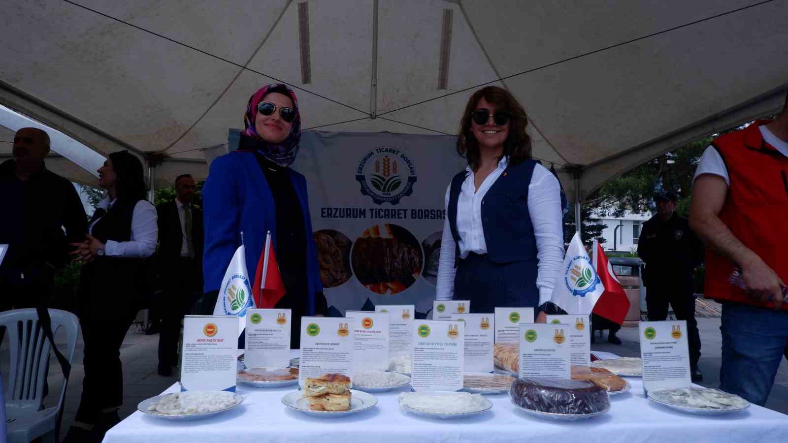ERZURUM’UN UNUTULMUŞ MUTFAK LEZZETLERİ, YAKUTİYE KENT MERKEZİNDE VATANDAŞLARIN TADIMINA SUNULDU.