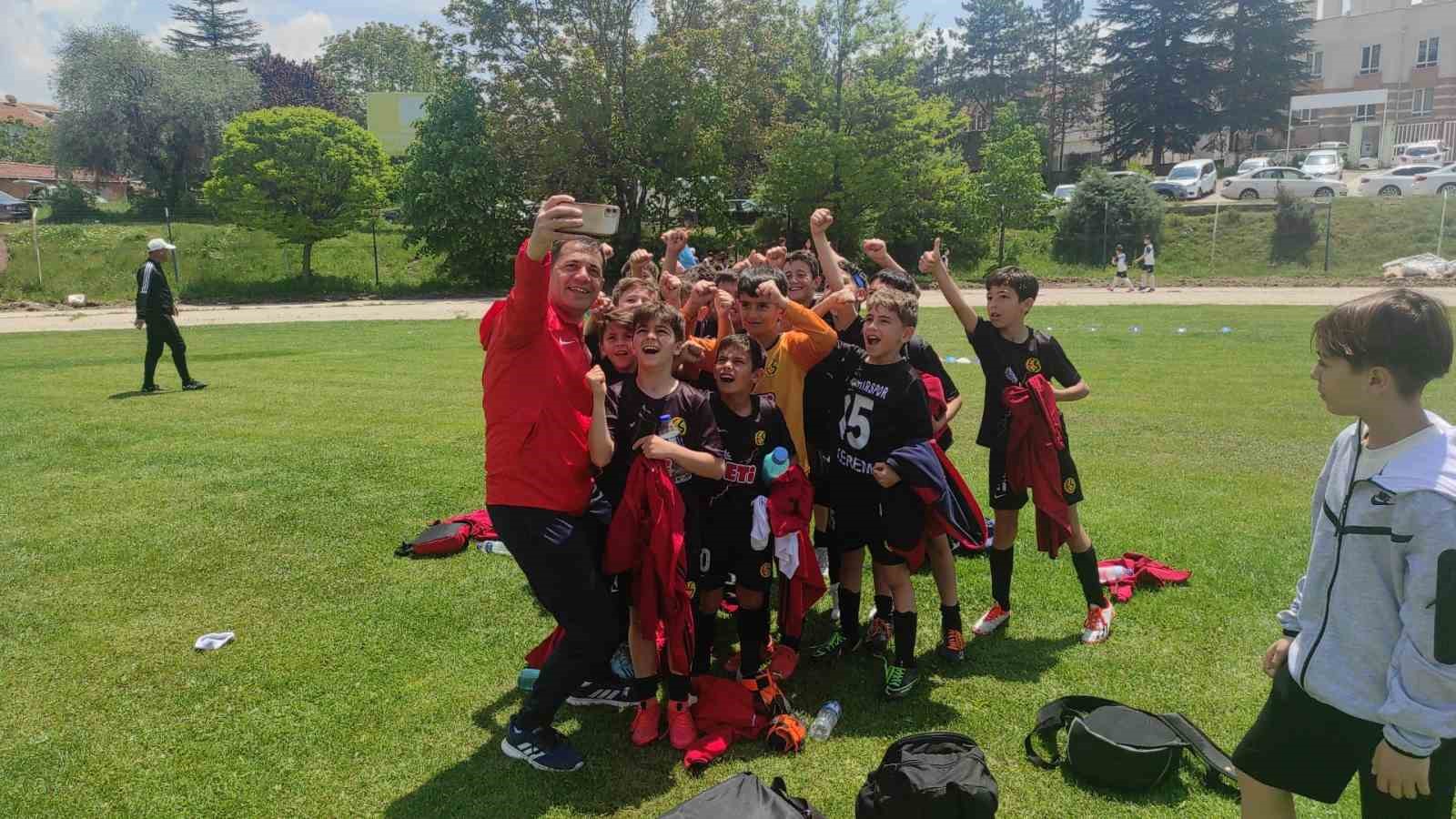 ESKİŞEHİR AMATÖR SPOR KULÜPLERİ FEDARASYONU TARAFINDAN DÜZENLENEN U11 FUTBOL LİGİ’NDE