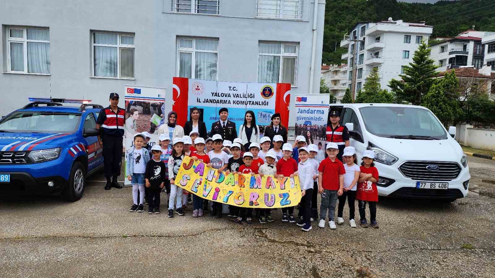YALOVA’NIN ÇINARCIK İLÇESİNE BAĞLI ESENKÖY BELDESİNDEKİ ADNAN KAPTAN İLKÖĞRETİM OKULU