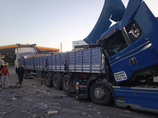 ESKİŞEHİR’DE 2 TIRIN ÇARPIŞMASIN SONUCU MEYDANA GELEN TRAFİK KAZASINDA 1’İ