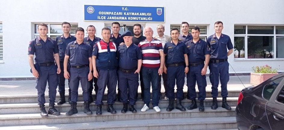 ANLAMLI ETKİNLİKTE İLÇE JANDARMA KOMUTANLIĞI’NDAKİ PERSONELE ASKERLİK FIRSATI İÇİN TEŞEKKÜR