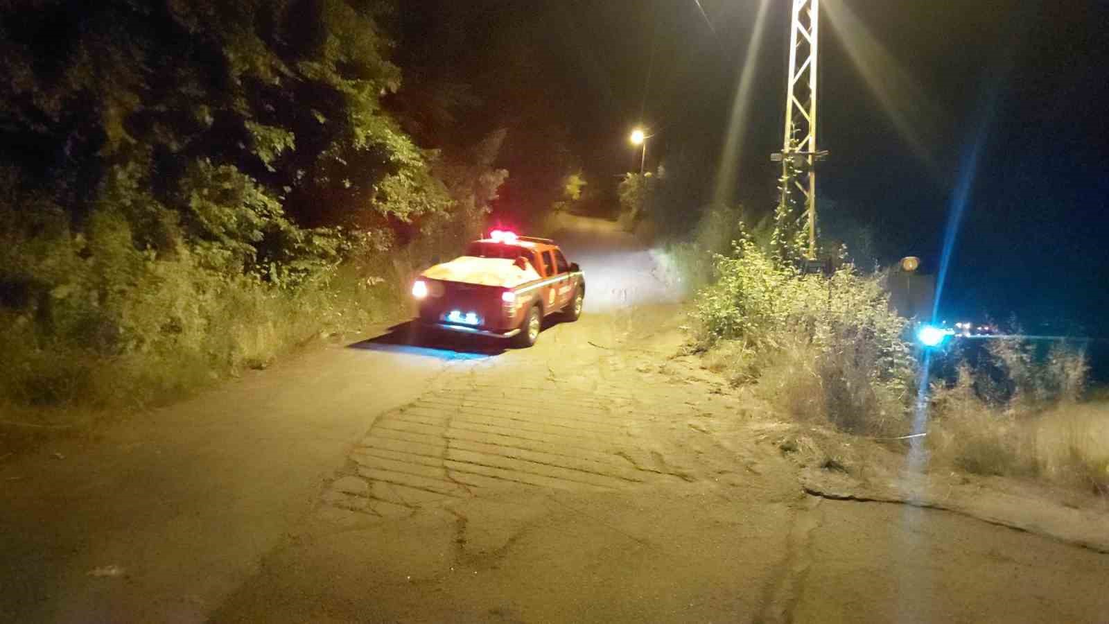 ZONGULDAK'IN EREĞLİ İLÇESİNDE DUMANLARI GÖREN VATANDAŞLAR DURUMU EKİPLERE HABER VERDİ.