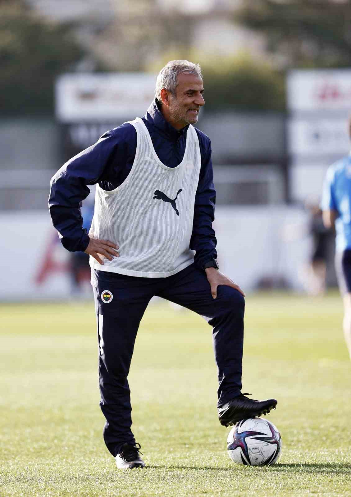 FENERBAHÇE, TEKNİK DİREKTÖR İSMAİL KARTAL İLE 1 YILLIK SÖZLEŞME İMZALADI.