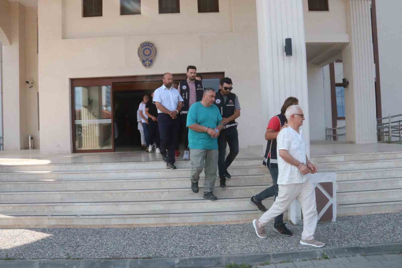 MUĞLA'DA FETÖ ÜYESİ OLDUKLARI İDDİA EDİLEN 6 KİŞİ, TEKNEYLE YASA