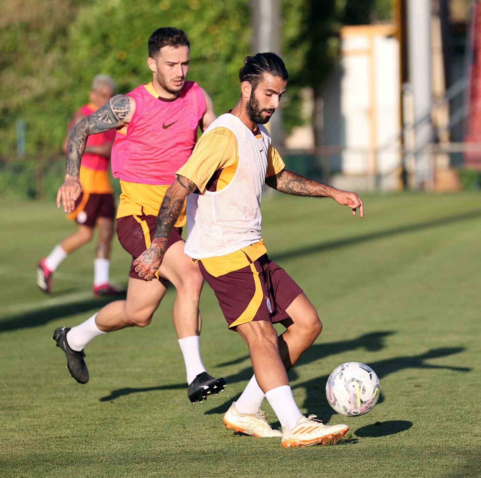 GALATASARAY, 2023-2024 SEZONU HAZIRLIKLARINI BUGÜN YAPTIĞI ANTRENMANLA SÜRDÜRDÜ.