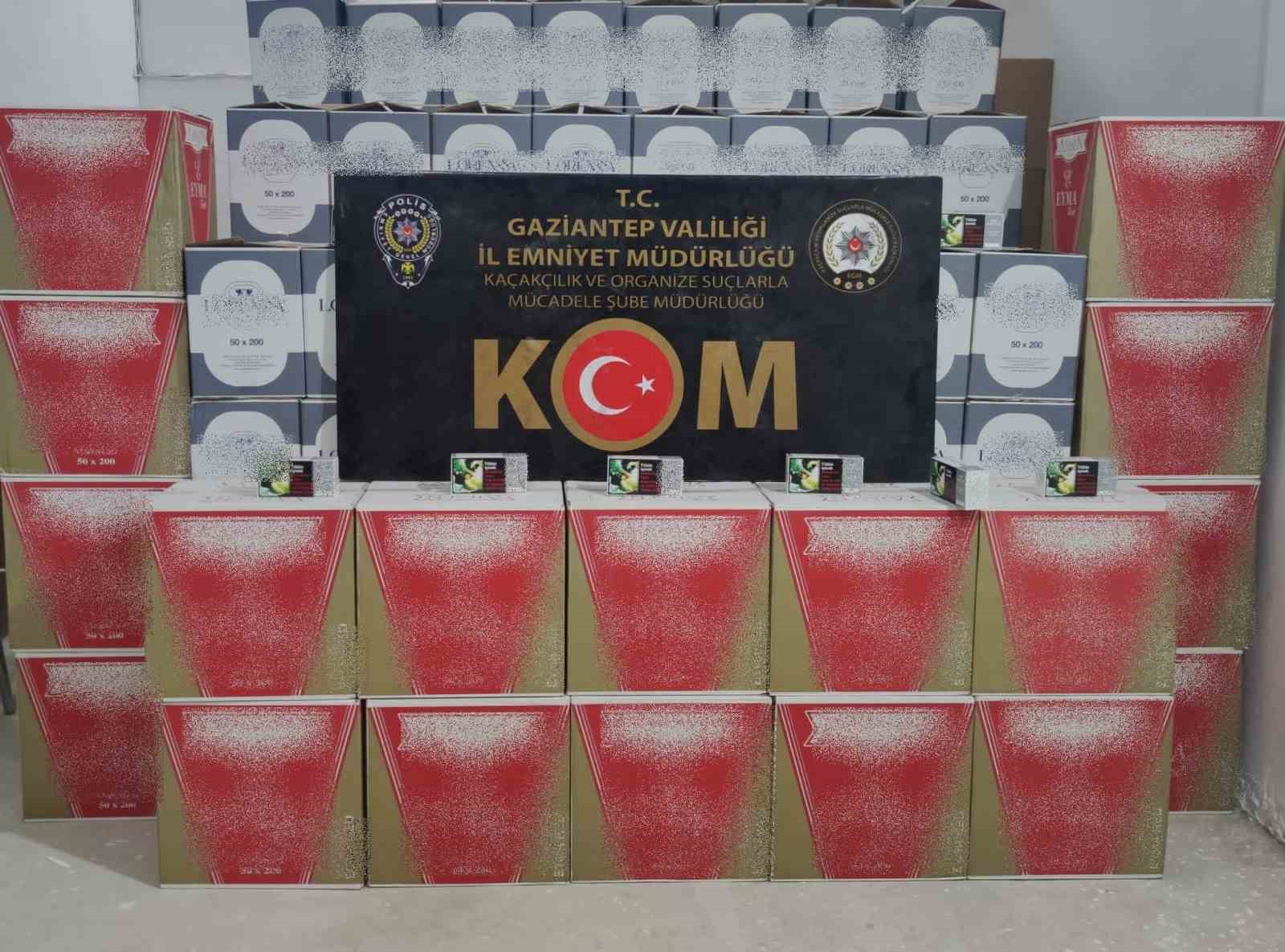 GAZİANTEP’TE 1 MİLYON 200 BİN ADET KAÇAK MAKARON ELE GEÇİRİLDİ
