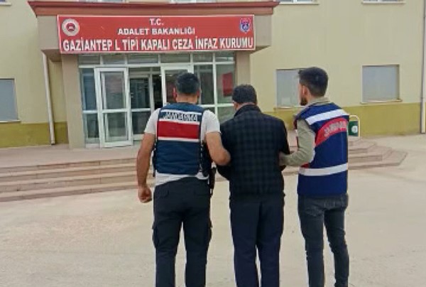 OPERASYONLARDA ÇEŞİTLİ SUÇLARDAN ARANMASI BULUNAN 30 ŞÜPHELİ YAKALANDI.