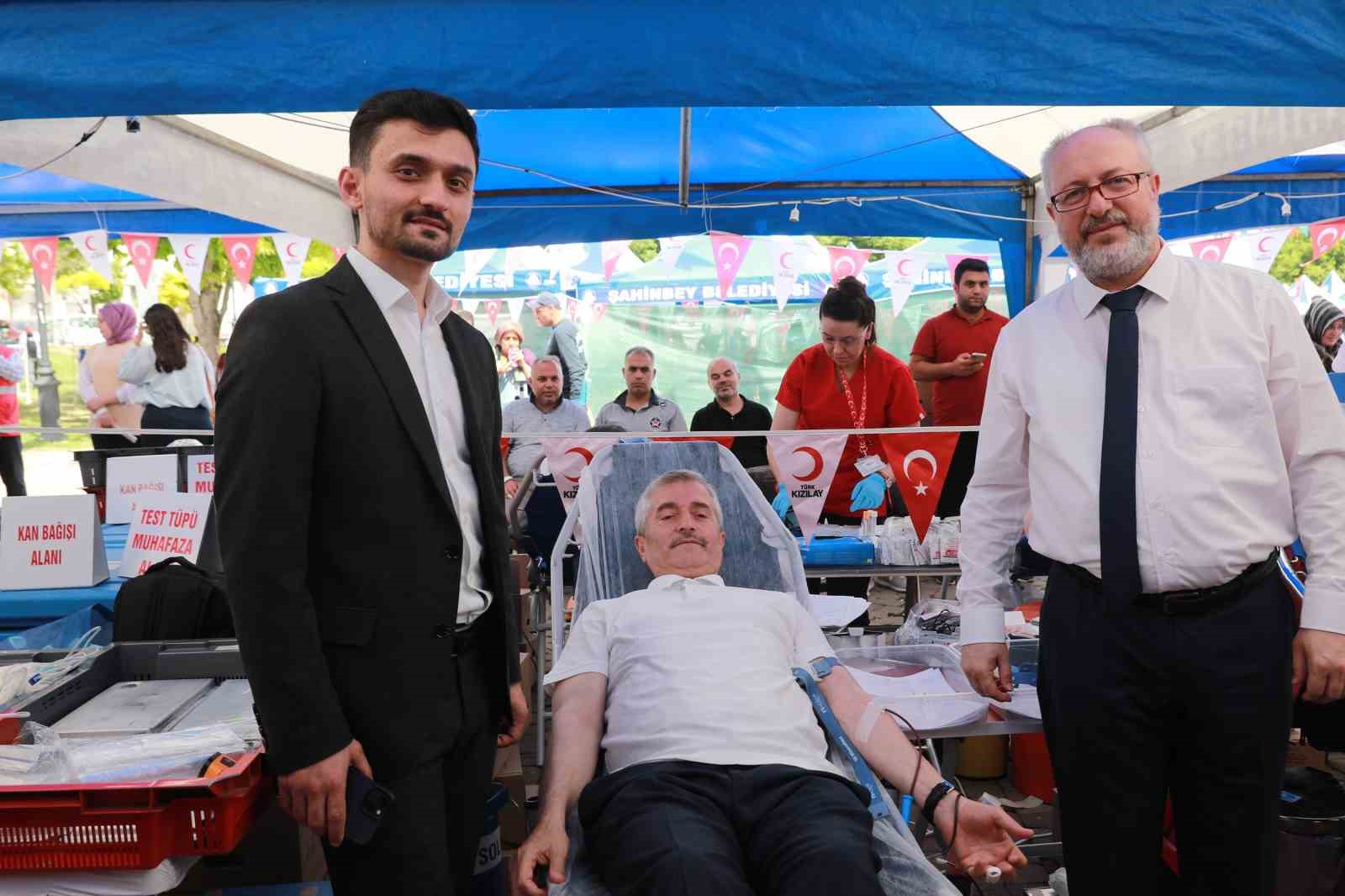 GAZİANTEP’TE “KAN VERELİM, SPOR YAPALIM, SAĞLIKLI YAŞAYALIM” SLOGANIYLA BAŞLAYAN KAN