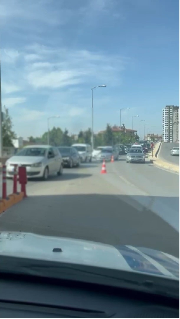 GAZİANTEP’TE ŞERİT İHLALİ YAPAN 93 ARAÇ SÜRÜCÜSÜNE CEZAİ İŞLEM UYGULANDI.