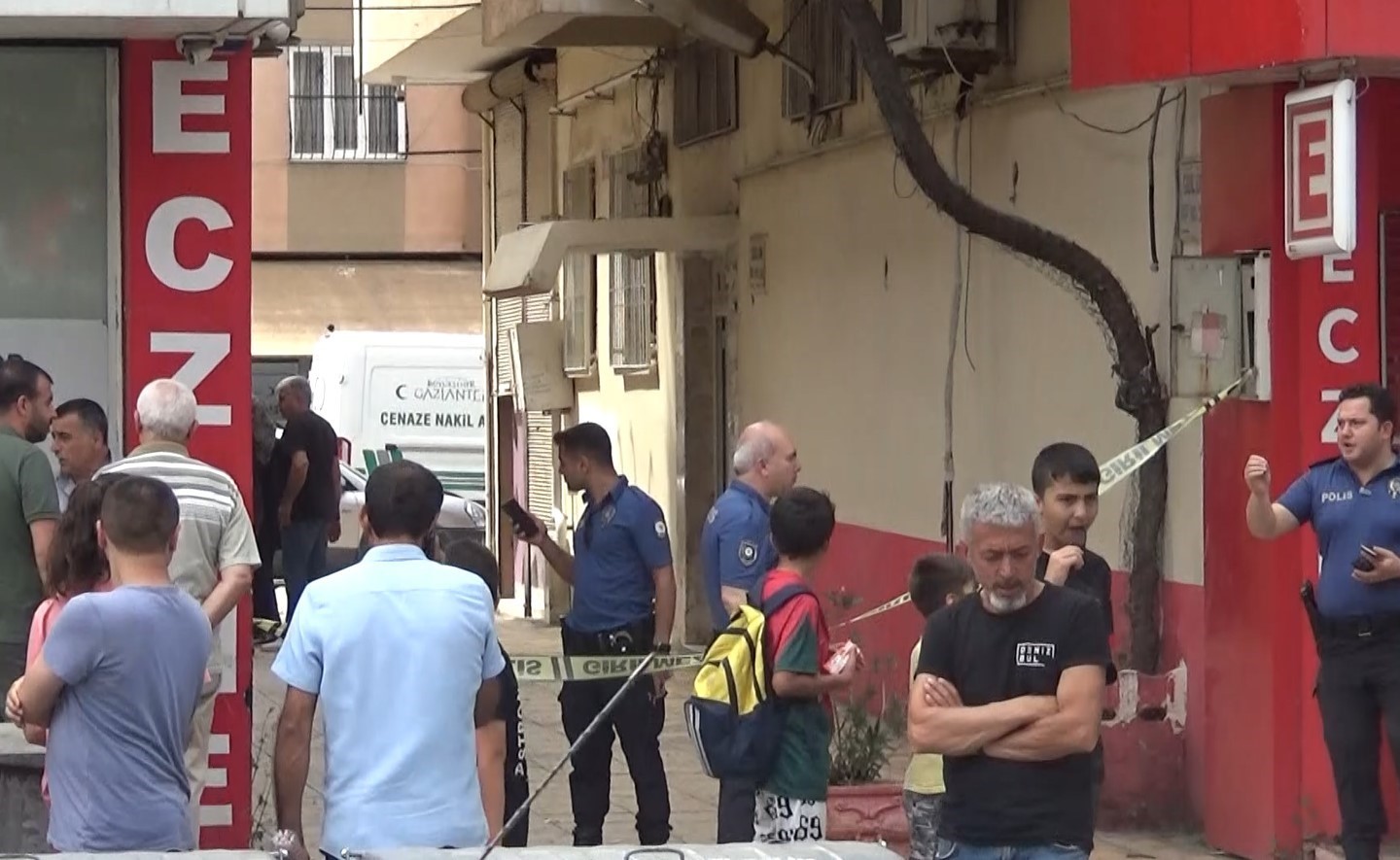GAZİANTEP'TE BİNEVLER MAHALLESİNDE TEK YAŞADIĞI EVİNDE ÖLÜ BULUNAN 64 YAŞINDAKİ