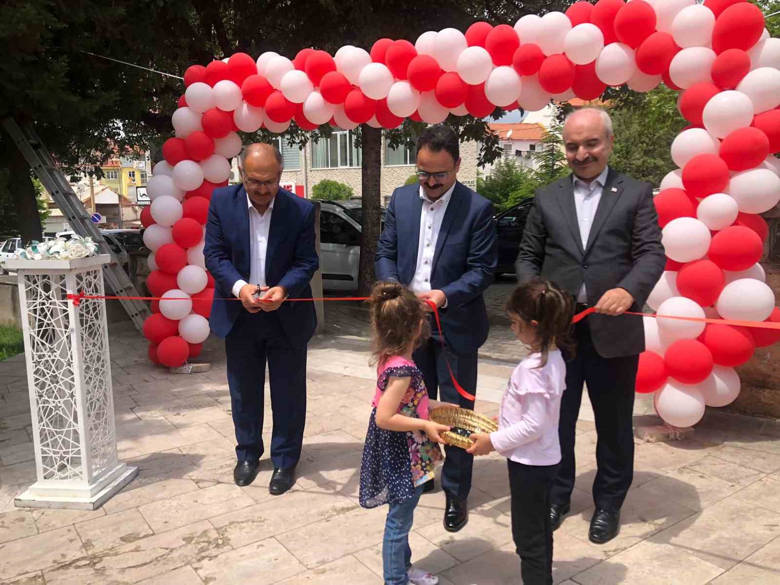 GEDİZ’DE HAYIR ÇARŞISI KURULDU