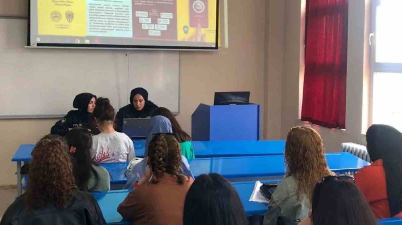 GEDİZ’DE ÜNİVERSİTE ÖĞRENCİLERİNE KADES UYGULAMASI ANLATILDI