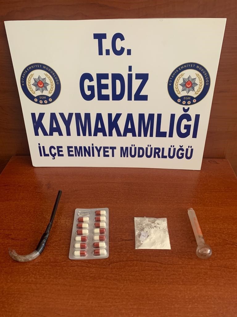 GEDİZ’E UYUŞTURUCU GETİREN 2 ŞAHIS YAKALANDI