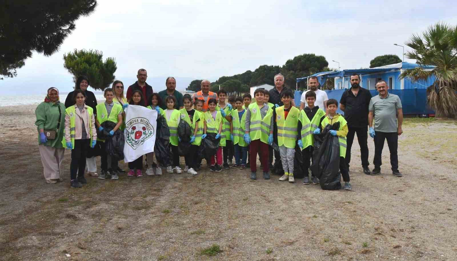 YALOVA’NIN ALTINOVA İLÇESİNDE ÇEVRE KORUMA HAFTASI KAPSAMINDA HERSEK PLAJI’NDA ÇEVRE