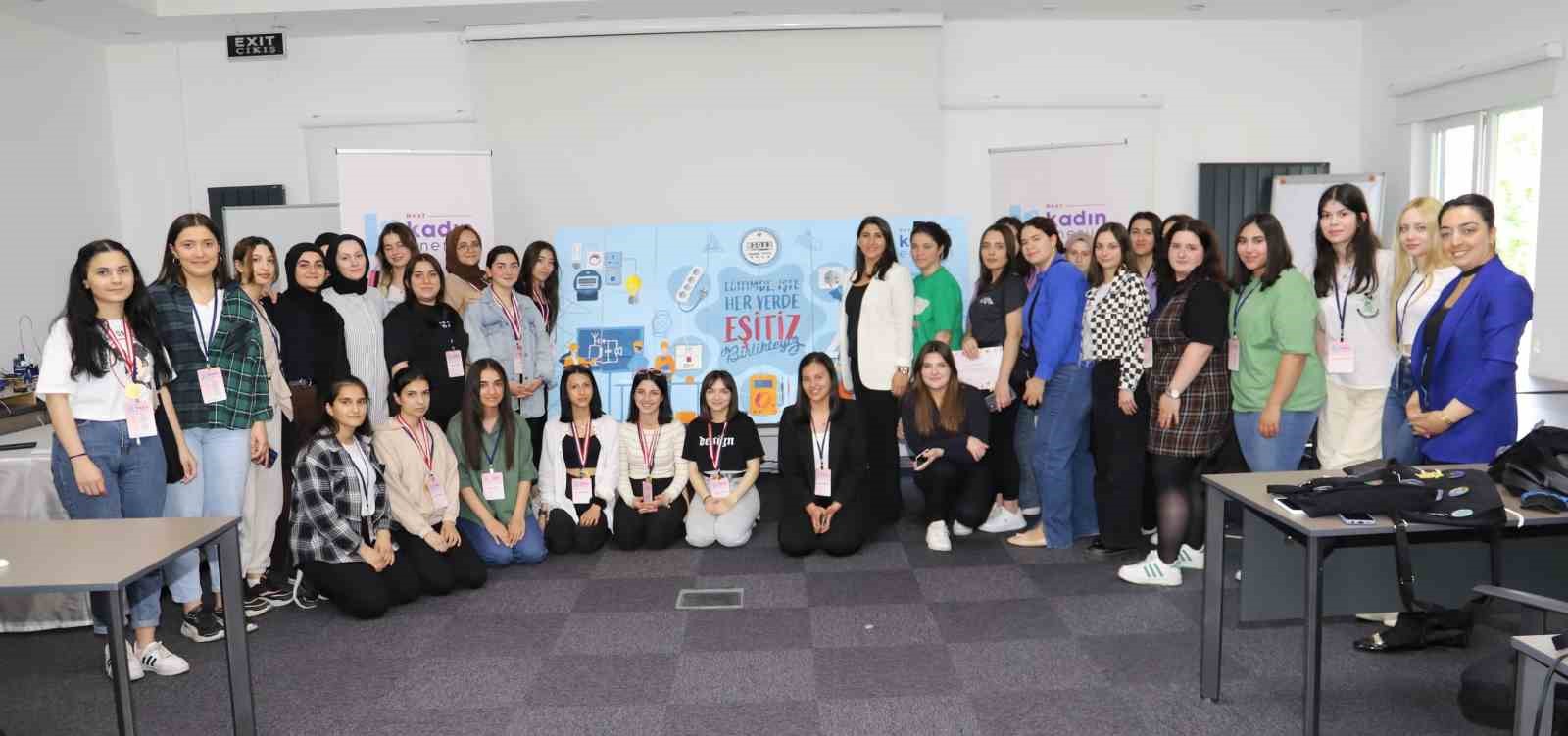 AKKÖK HOLDİNG’İN ENERJİ GRUP ŞİRKETLERİ TARAFINDAN ORTAKLAŞA YÜRÜTÜLEN KADIN ENERJİSİ