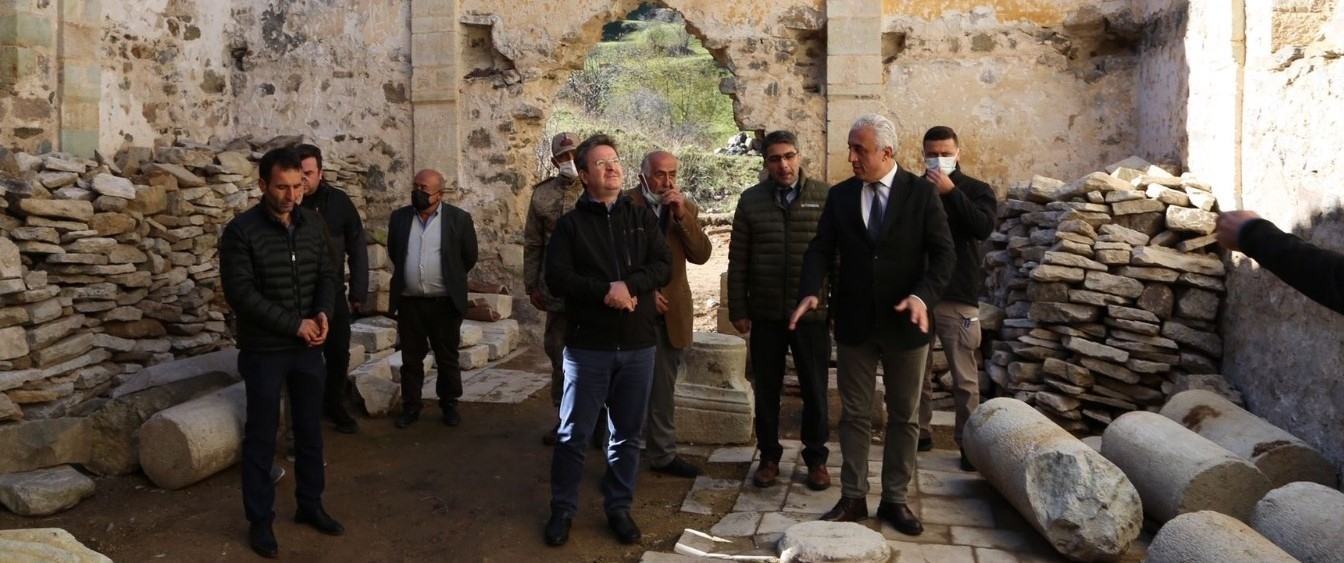 GİRESUN'UN ALUCRA İLÇESİNDE ŞAH YOLU OLARAK ADLANDIRILAN GÜZERGAHTA TARİHİ KEMER