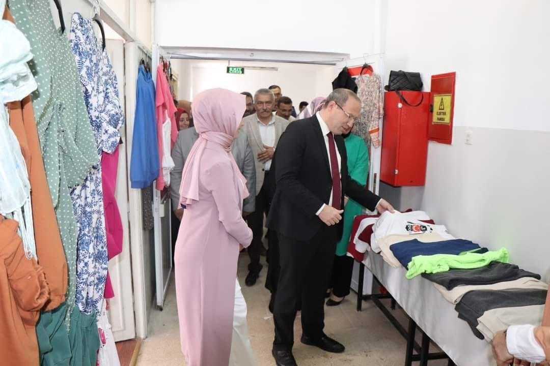 GÖLPAZARI HALK EĞİTİMİ MERKEZİ, GİYİM ÜRETİM TEKNOLOJİLERİ KURSUNUN YILSONU SERGİSİNİ