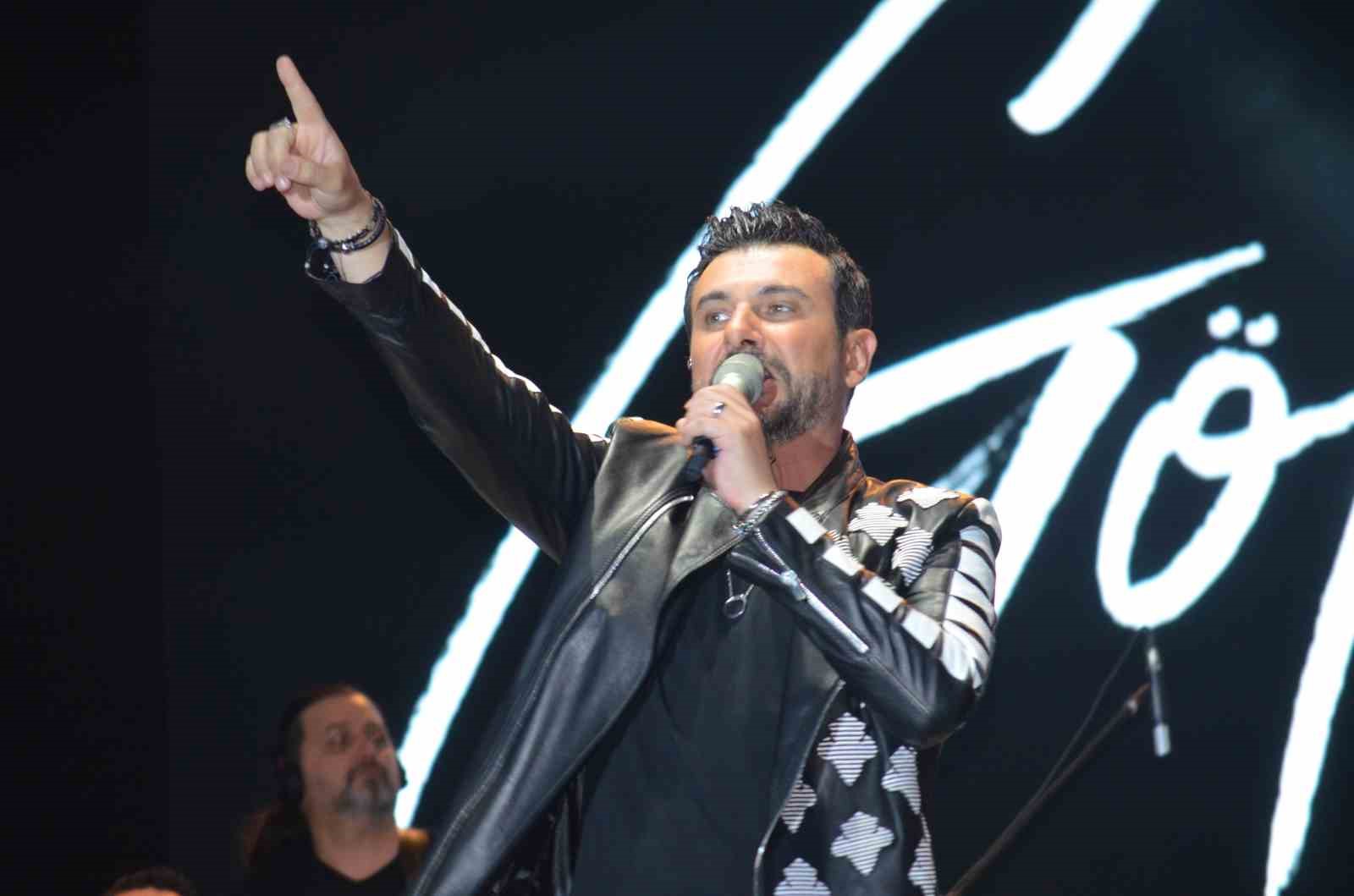 ULUSLARARASI 57'NCİ TEKİRDAĞ KİRAZ FESTİVALİ'NİN SON GÜNÜNDE GÖKHAN TEPE KONSERİ