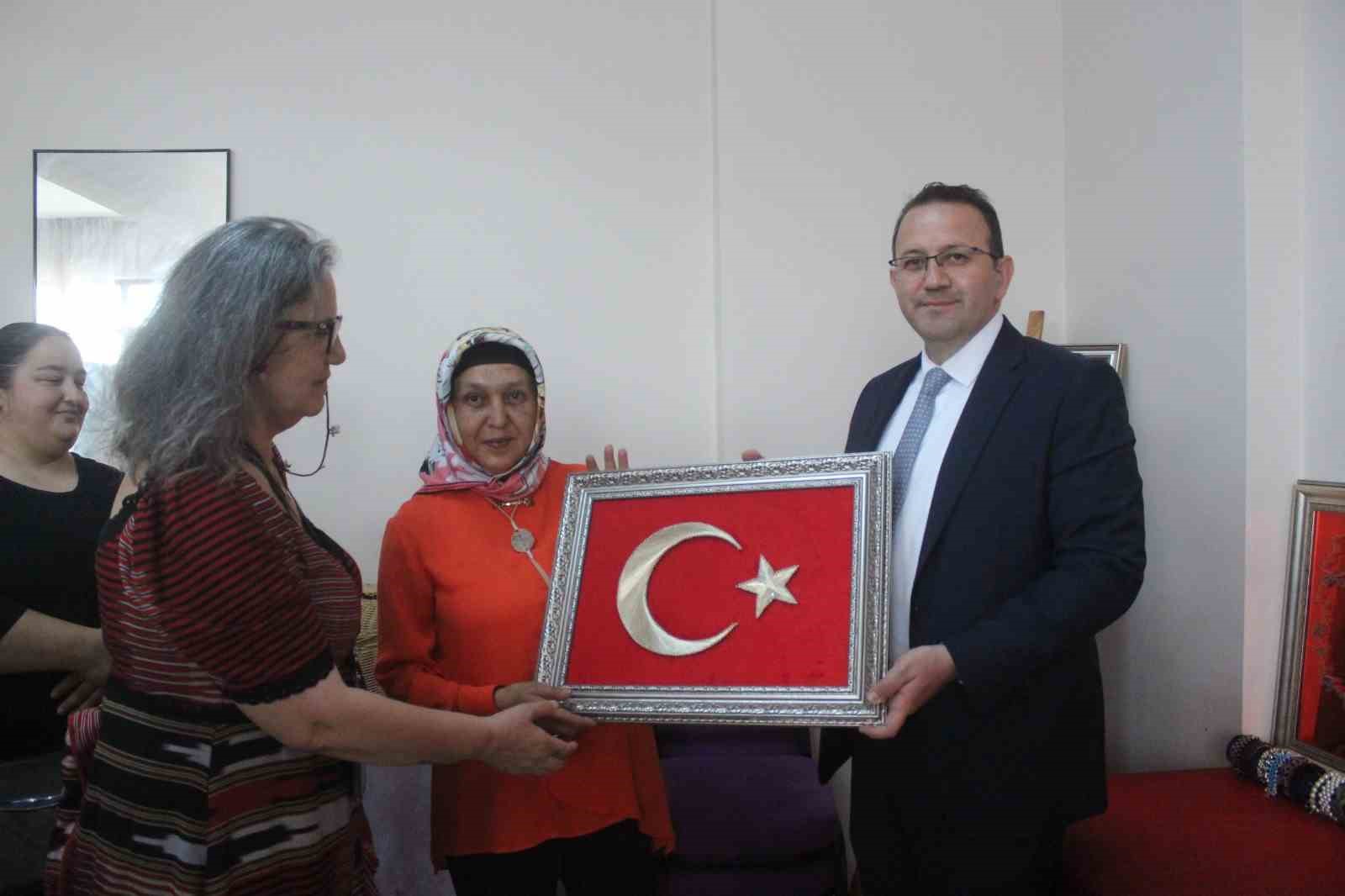 GÖRELE İLÇESİNDE HALK EĞİTİM MERKEZİ TARAFINDAN YIL BOYUNCA ÜRETİLEN EL