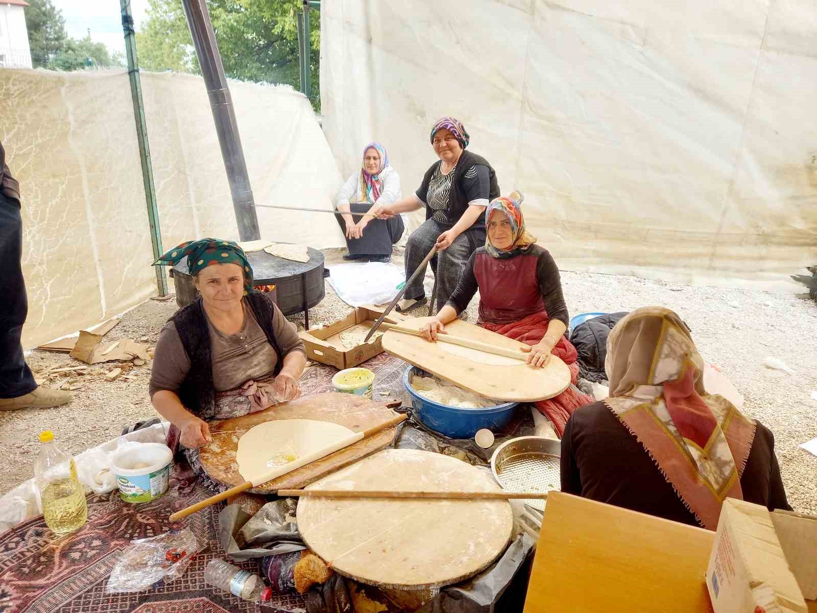 GÜNYÜZÜ ŞEHİT RECEP ÇETİN ORTAOKULUNDA KERMES DÜZENLENDİ