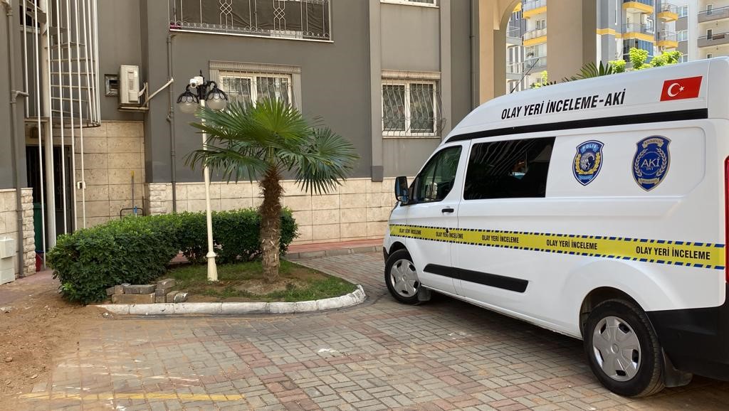 AYDIN'IN EFELER İLÇESİNDE KENDİSİNDEN HABER ALINAMAYAN ŞAHIS YAŞADIĞI EVDE ÖLÜ