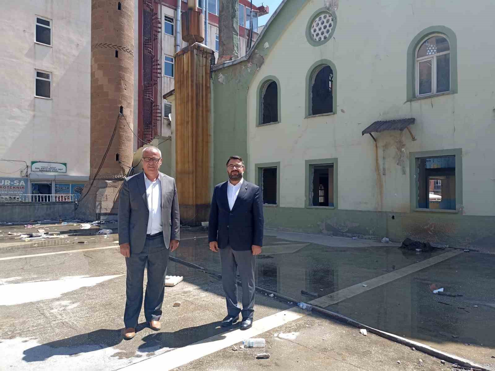 HAKKARİ'DE MUHTEMEL BİR DEPREMDE YIKILMA RİSKİ TAŞIDIĞI GEREKÇESİYLE RAMAZAN AYI