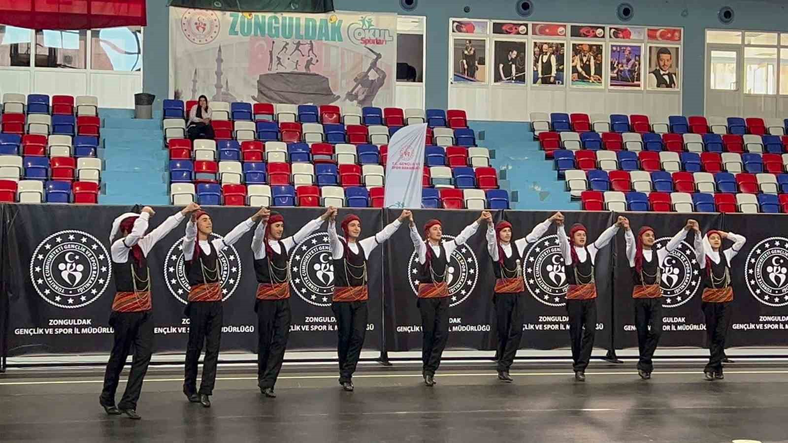 ZONGULDAK’IN EV SAHİPLİĞİNDE HALK OYUNLARI GENÇLER TÜRKİYE ŞAMPİYONASI, BAŞLADI.
