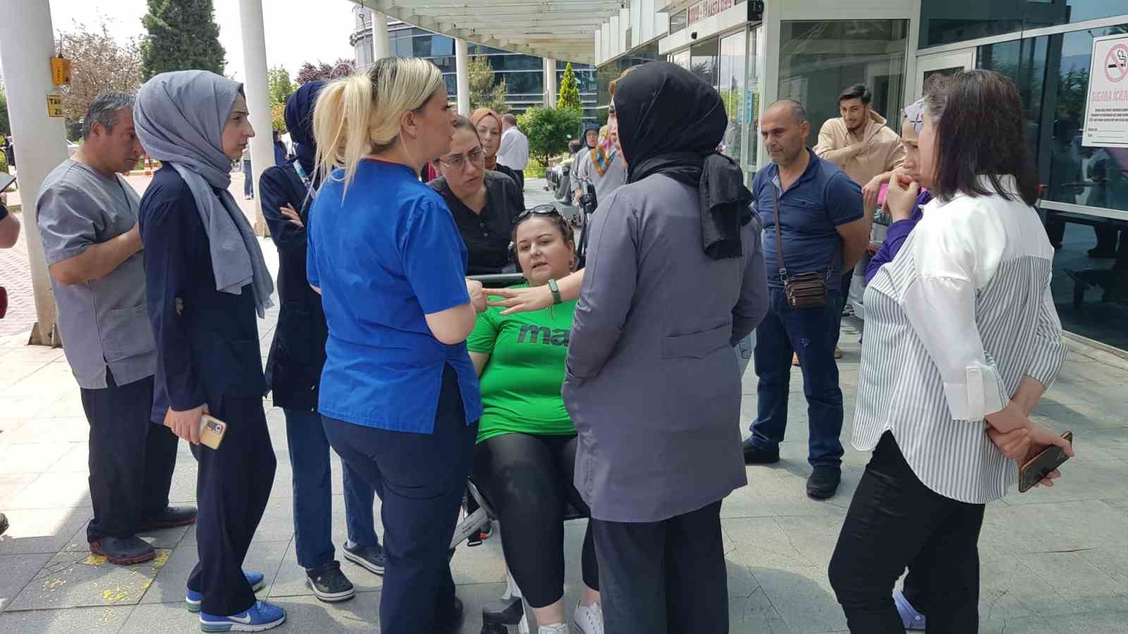 KARABÜK'TE HASTANEDE TEMİZLİK GÖREVLİSİ KADIN, HASTA YAKINI TARAFINDAN DARP EDİLMESİ