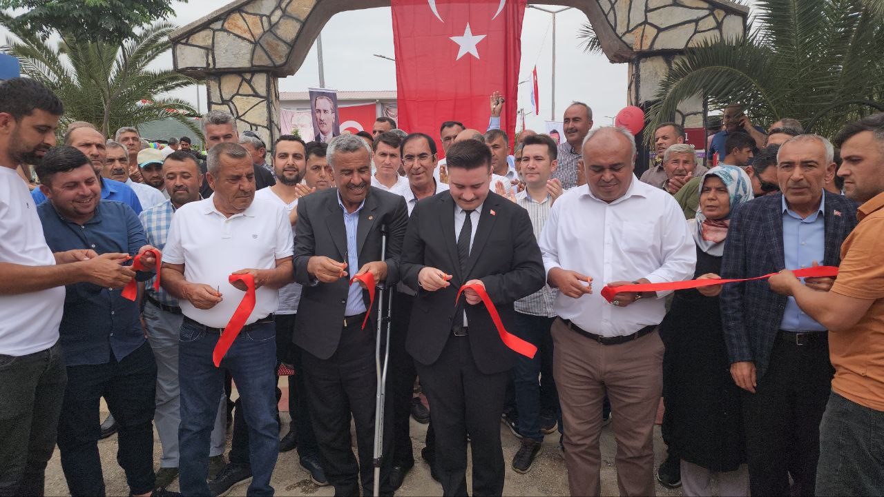 HATAY'IN HASSA İLÇESİNDE ESKİ BELEDİYE BİNASI YERİNE 'MİLLET ÇAY BAHÇESİ'