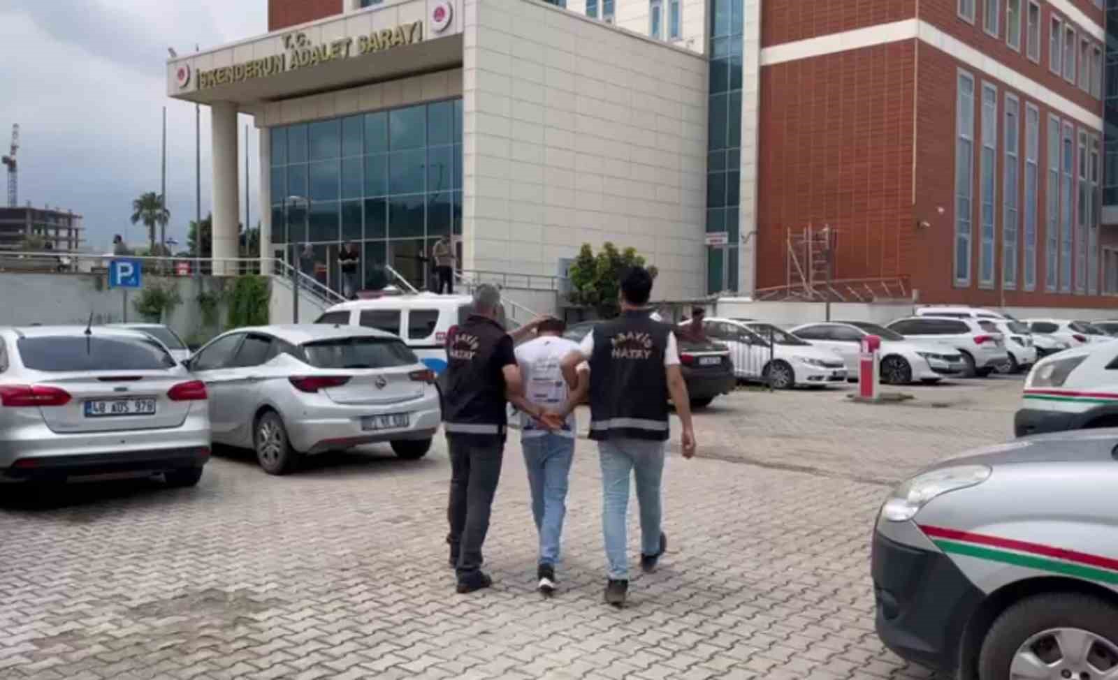 HATAY’IN İSKENDERUN İLÇESİNDE YAKALANAN HIRSIZLIK ŞÜPHELİSİ TUTUKLANARAK CEZAEVİNE GÖNDERİLDİ.