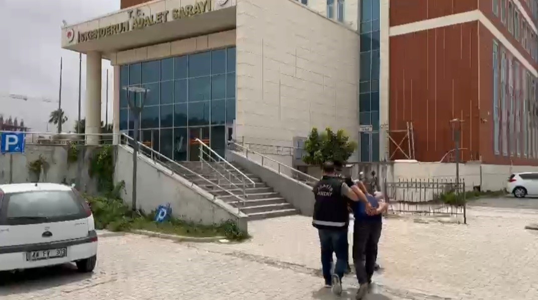 SKENDERUN İLÇESİNDE EVDEN HIRSIZLIK OLAYINA KARIŞTIĞI TESPİT EDİLİP YAKALANAN 2