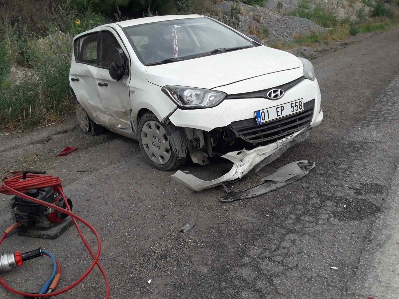 HATAY'IN PAYAS İLÇESİNDE MEYDANA GELEN TRAFİK KAZASINDA, 6 KİŞİ YARALANDI.