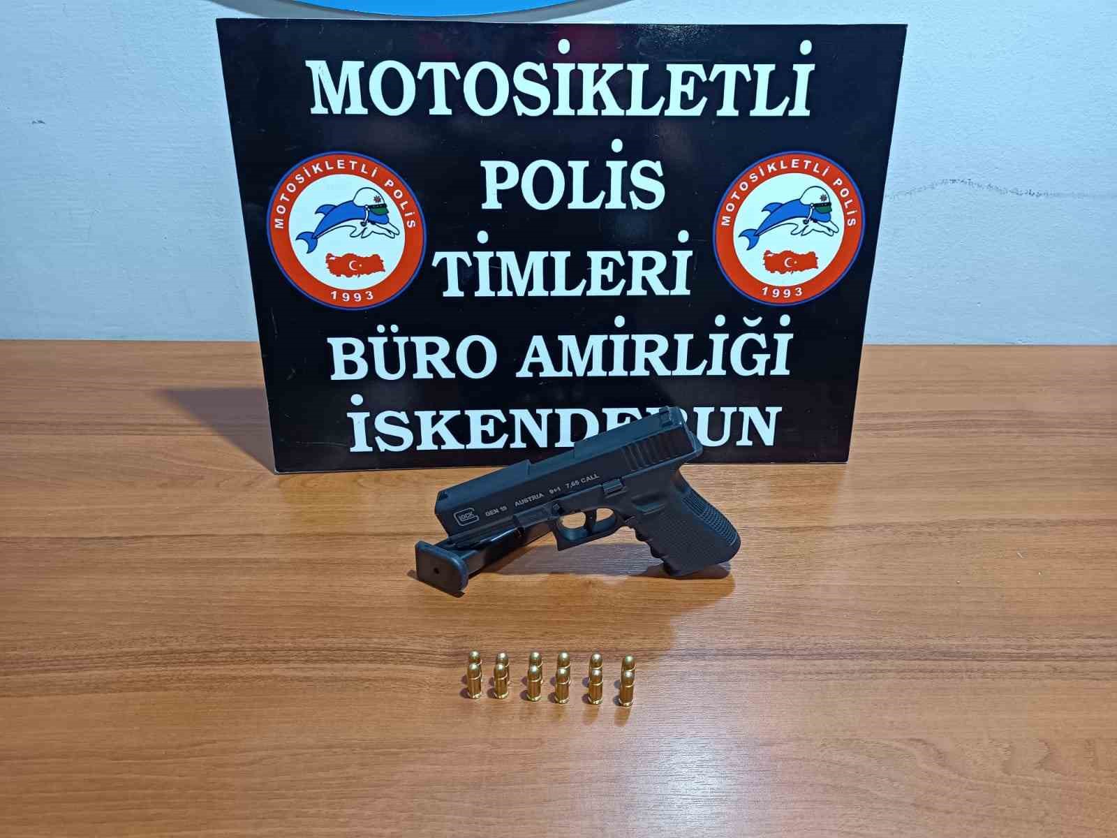 HATAY'DA POLİSİN UYUŞTURUCU İLE MÜCADELE ÇERÇEVESİNDE YAPTIĞI ÇALIŞMADA 3 ŞÜPHELİ