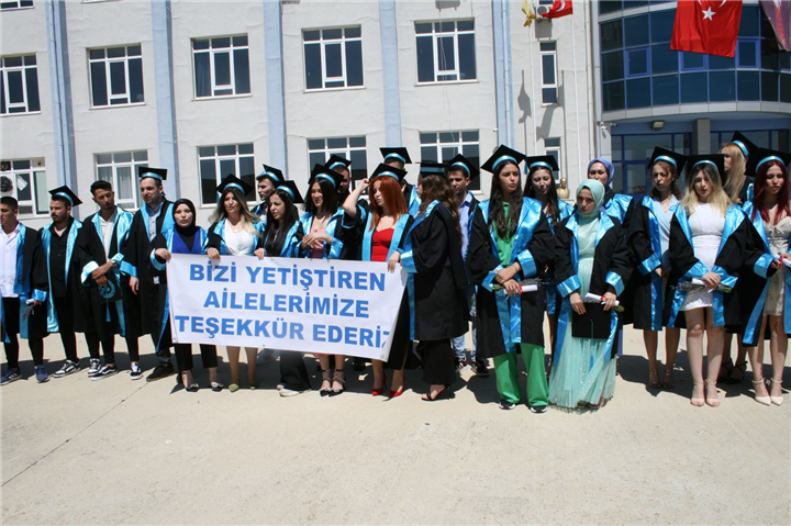 TRAKYA ÜNİVERSİTESİ HAVSA MESLEK YÜKSEKOKULUNDAN MEZUN OLAN ÖĞRENCİLER İÇİN TÖREN