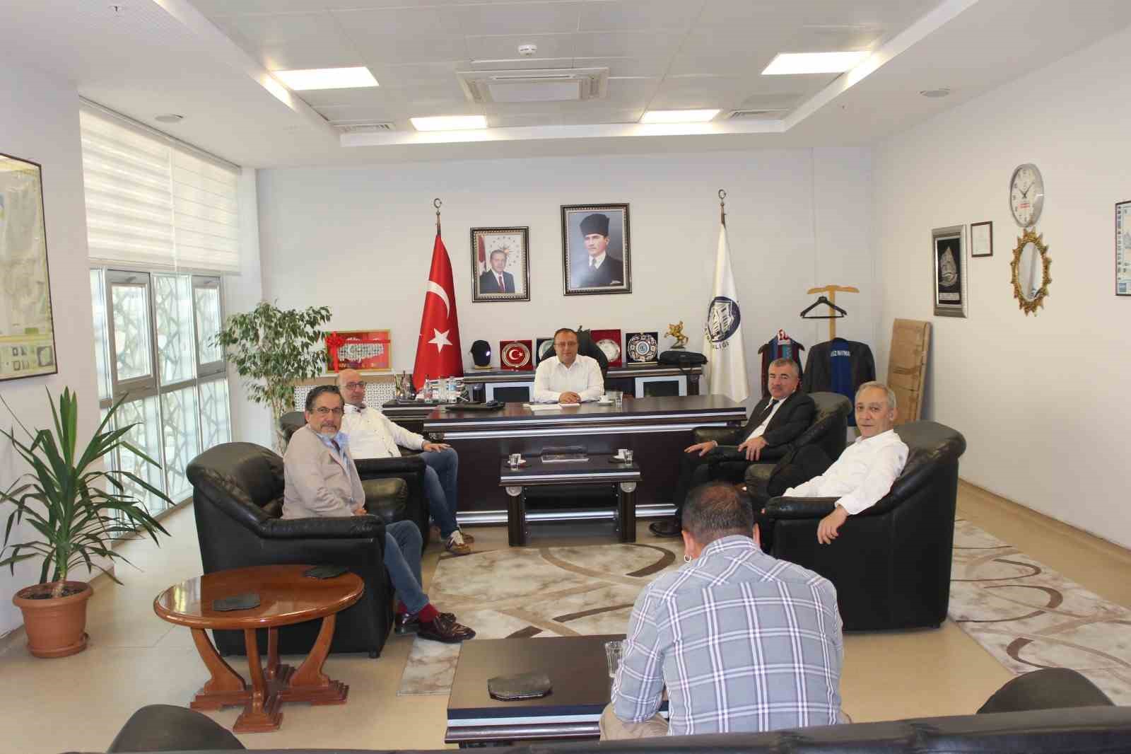 YATIRIM YAPACAK FİRMANIN YETKİLİSİ MÜFİT ERDEN BAŞKANLIĞINDAKİ HEYET HAVZA KAYMAKAMI