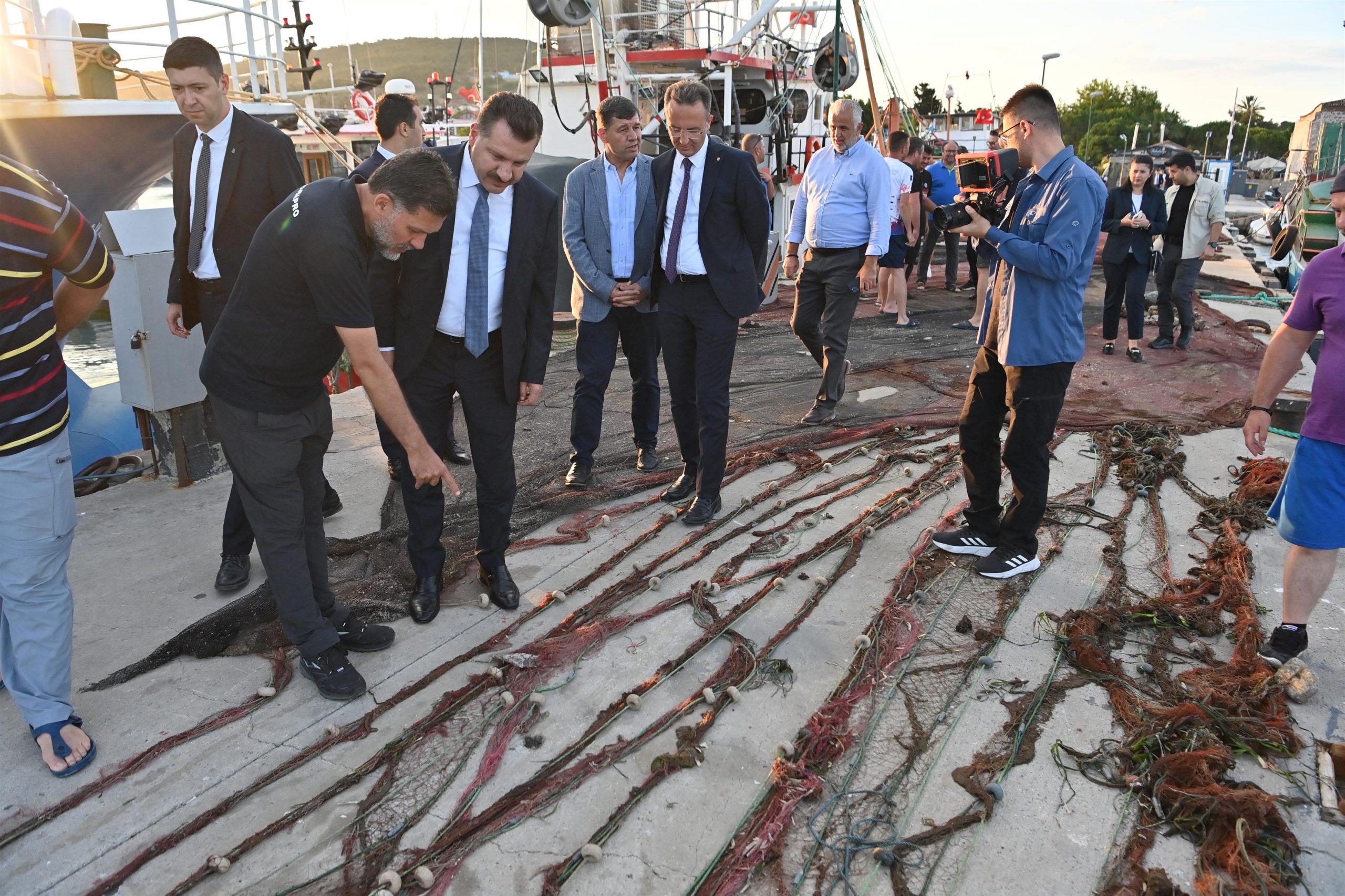 50 bin metrekare hayalet ağ denizlerden arındırıldı Balıkesir Büyükşehir Belediye Başkanı Yücel Yılmaz, denizlerdeki biyolojik çeşitlilik için